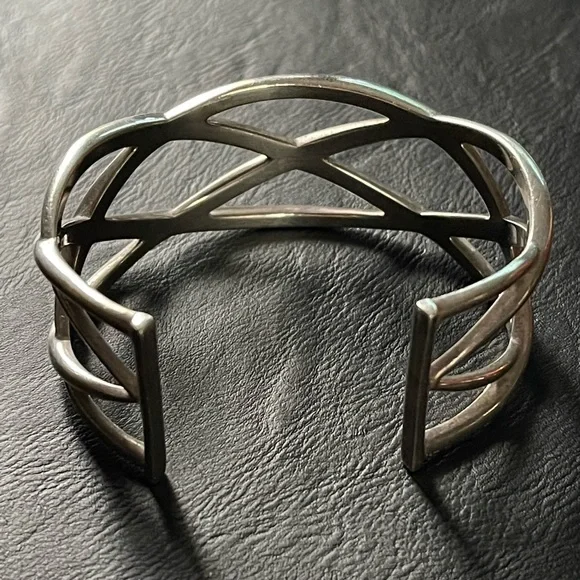 Tiffany & Co. Sterling Celtic Knot Cuff Bracelet, Rare and Retired - Picture 5 of 6